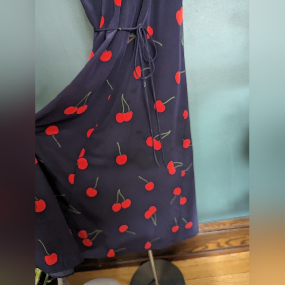 Realisation Teale Cherry Silk Wrap Dress (SEE DESCRIPTION) - Picture 9 of 10